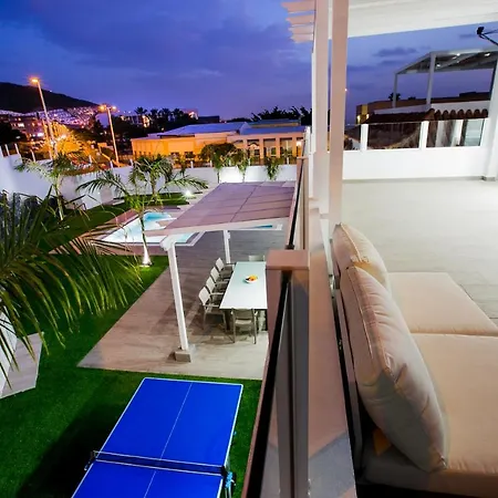 Royal New Private Amazing Pool! Адехе