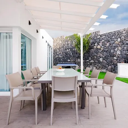 Semesterbostad Royal New Private Amazing Pool!