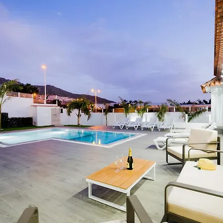 Semesterbostad Royal New Private Amazing Pool!